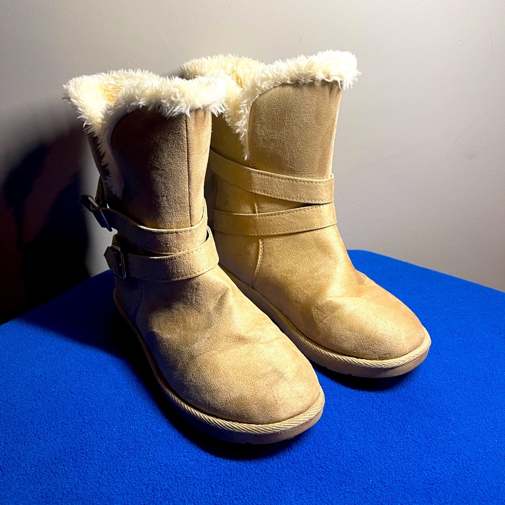 Airwalk Beige Boots